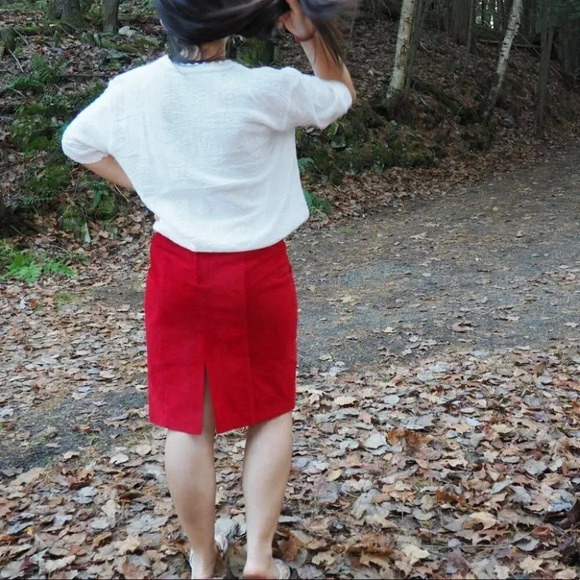 Vintage - Red Suede Leather Skirt - Picture 6 of 11